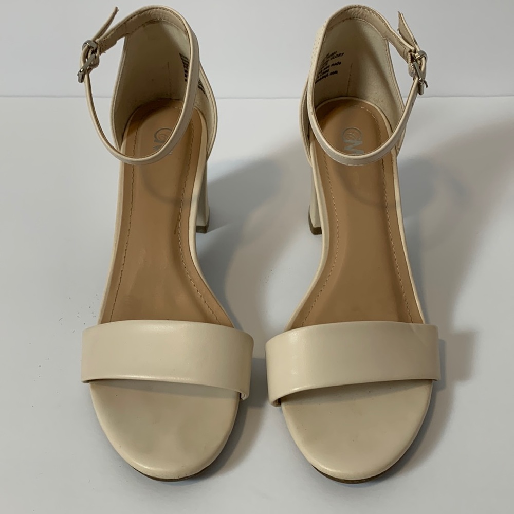 C&M heels Size 8M